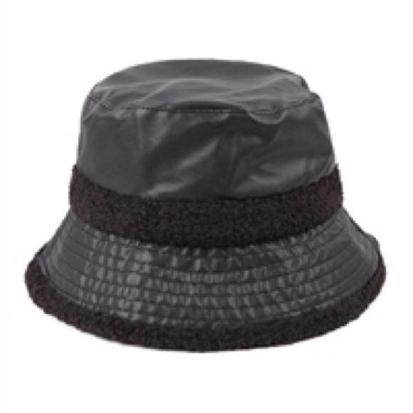 Fuzzy bucket Hat in black NWT - Picture 3 of 3